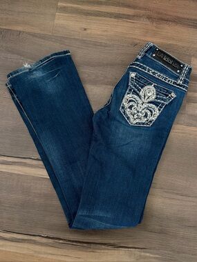 L.A. Idol Low Rise Dark Wash Embellished Thick Stitch Bootcut Jeans Size 27 x 34